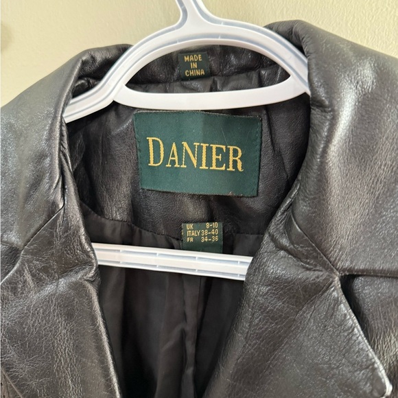 Danier Black Leather Fitted Blazer Jacket - Picture 3 of 5